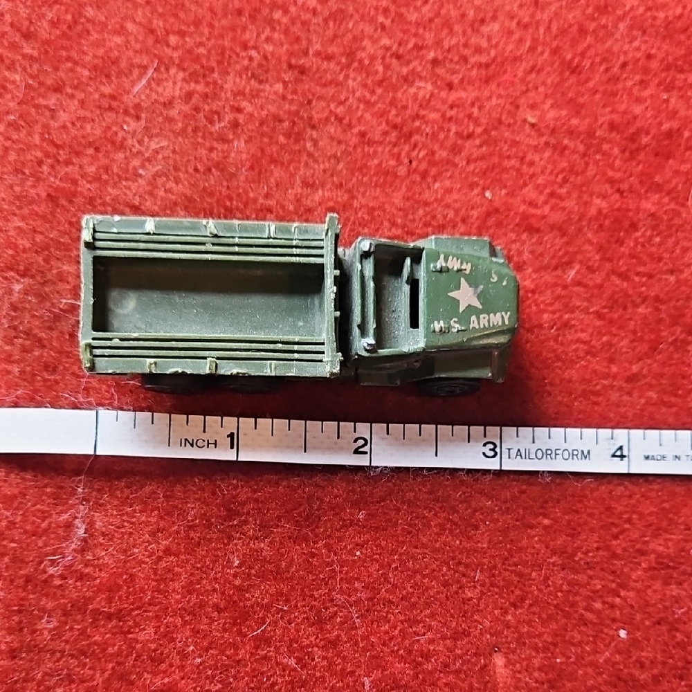 Vintage U.S. Army Military Transport Truck Die-Cast Model.hot wheels 1981.